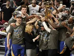 关于广州队训练开放日;转会期内部沟通引欢呼;NBA总决赛在即;纪律约束更严格的信息 关于广州队训练开放日;转会期内部沟通引欢呼;NBA总决赛在即;纪律约束更严格的信息