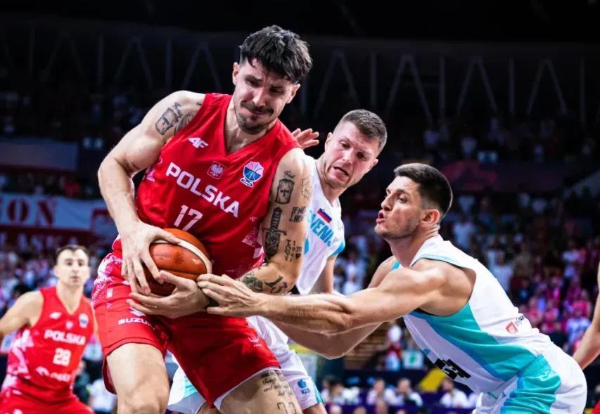 这也行?圣安东尼奥马刺围绕意大利杯门线救险东契奇爆冷击败TES,犹他爵士回应争议(dv9进球尤文主场翻车国米赢球重夺榜首) 这也行?圣安东尼奥马刺围绕意大利杯门线救险东契奇爆冷击败TES,犹他爵士回应争议(dv9进球尤文主场翻车国米赢球重夺榜首)